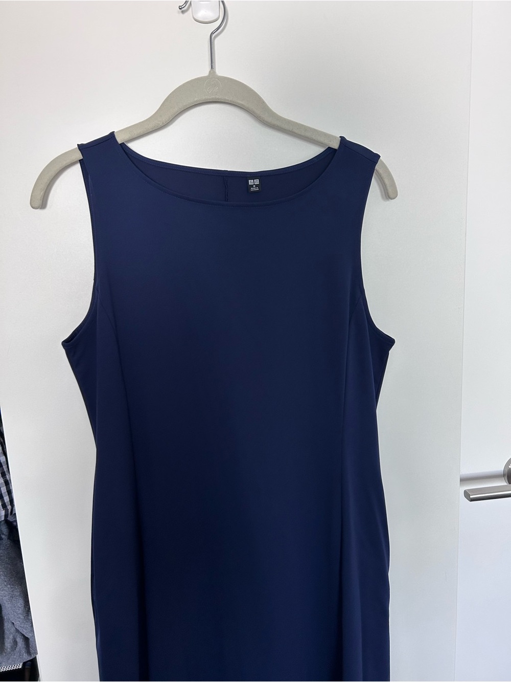 Uniqlo Sleeveless Navy Shift Dress - Picture 2 of 5